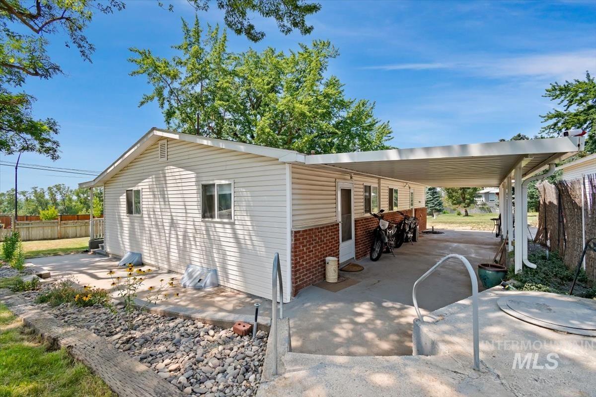 5810 W Hill Rd, Boise, Idaho 83703, 3 Bedrooms, 2 Bathrooms, Residential For Sale, Price $645,000,MLS 98999893