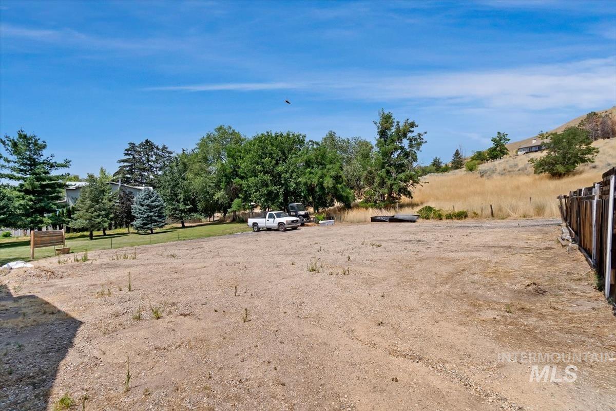 5810 W Hill Rd, Boise, Idaho 83703, 3 Bedrooms, 2 Bathrooms, Residential For Sale, Price $645,000,MLS 98999893
