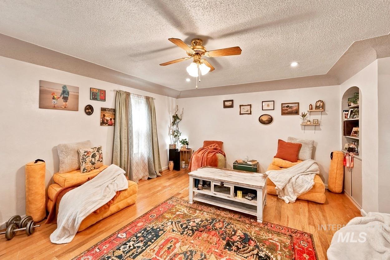 418 E Ave B, Wendell, Idaho 83355, 3 Bedrooms, 2 Bathrooms, Residential For Sale, Price $369,000, 98999894