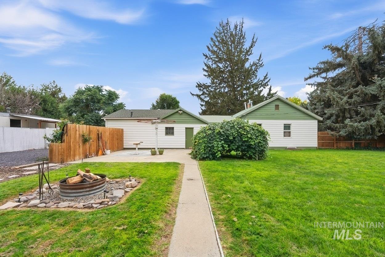 418 E Ave B, Wendell, Idaho 83355, 3 Bedrooms, 2 Bathrooms, Residential For Sale, Price $369,000, 98999894