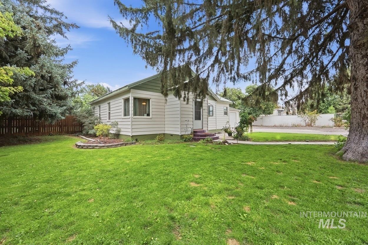 418 E Ave B, Wendell, Idaho 83355, 3 Bedrooms, 2 Bathrooms, Residential For Sale, Price $369,000, 98999894