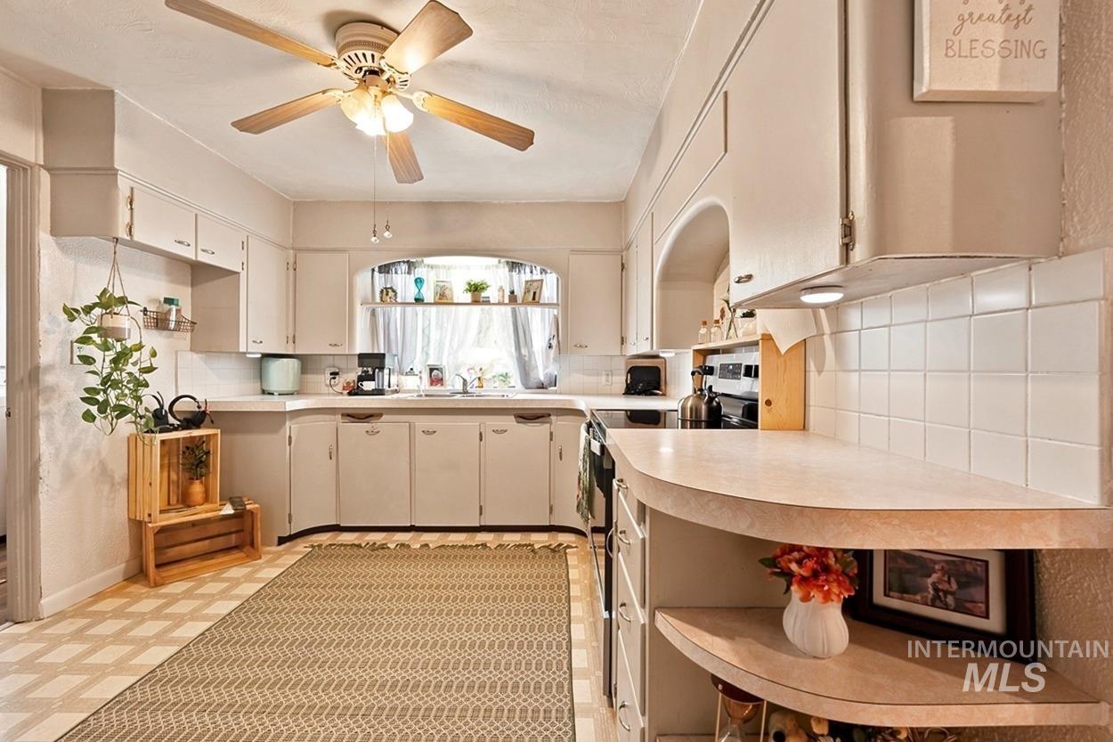 418 E Ave B, Wendell, Idaho 83355, 3 Bedrooms, 2 Bathrooms, Residential For Sale, Price $369,000, 98999894