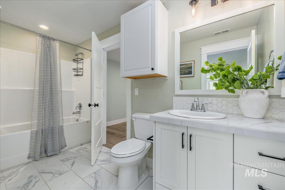 1768 N Annadale Way, Eagle, Idaho 83616, 5 Bedrooms, 4.5 Bathrooms, Residential For Sale, Price $1,099,900, 98999895