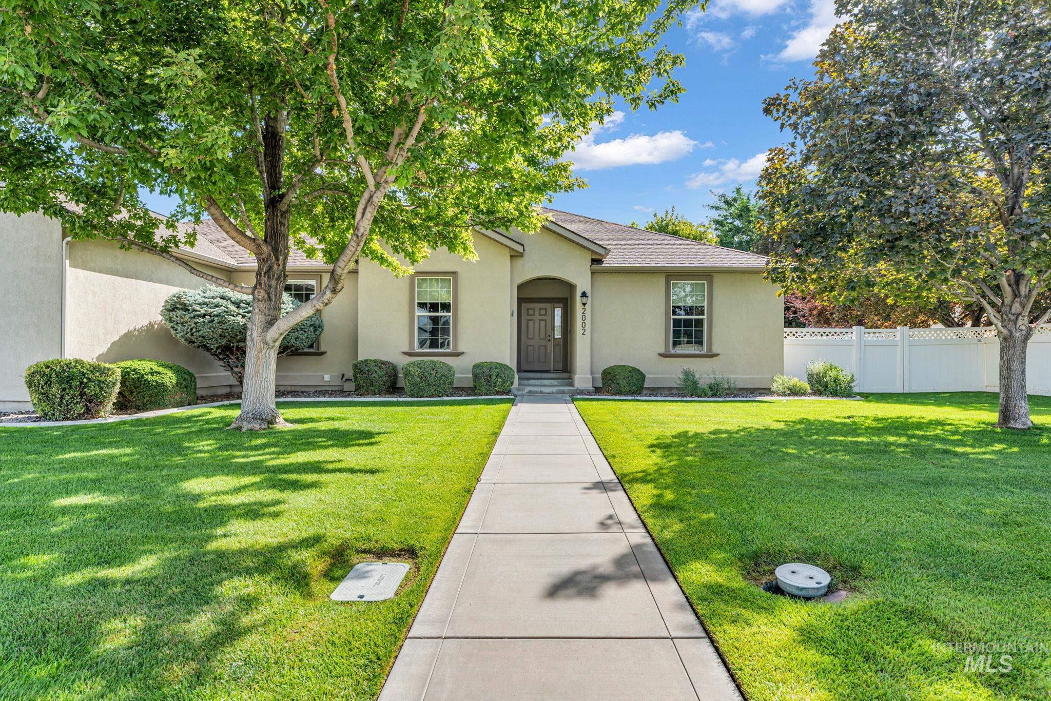 2002 Park View Dr, Twin Falls, Idaho 83301, 4 Bedrooms, 2 Bathrooms, Residential For Sale, Price $511,000,MLS 98999896