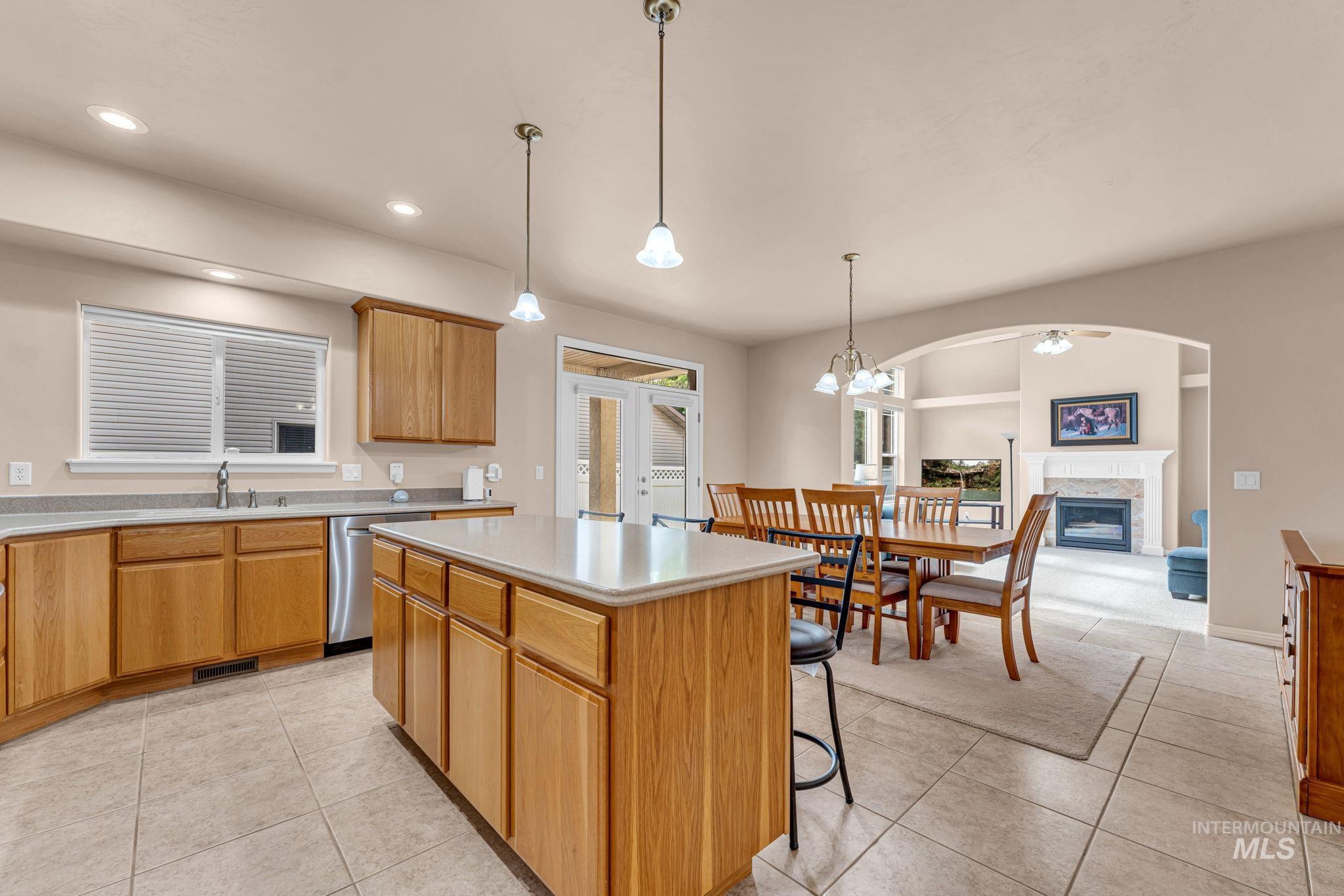 2002 Park View Dr, Twin Falls, Idaho 83301, 4 Bedrooms, 2 Bathrooms, Residential For Sale, Price $511,000,MLS 98999896