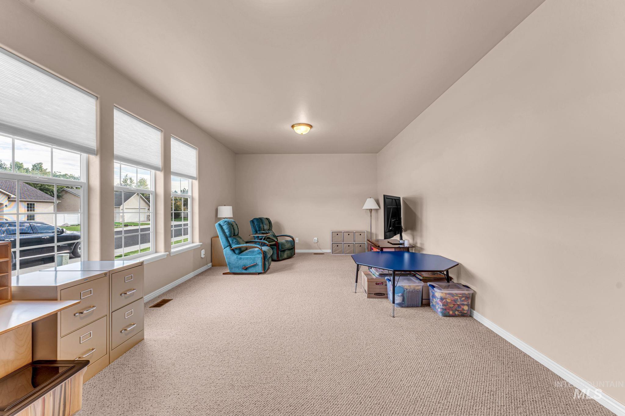 2002 Park View Dr, Twin Falls, Idaho 83301, 4 Bedrooms, 2 Bathrooms, Residential For Sale, Price $511,000,MLS 98999896