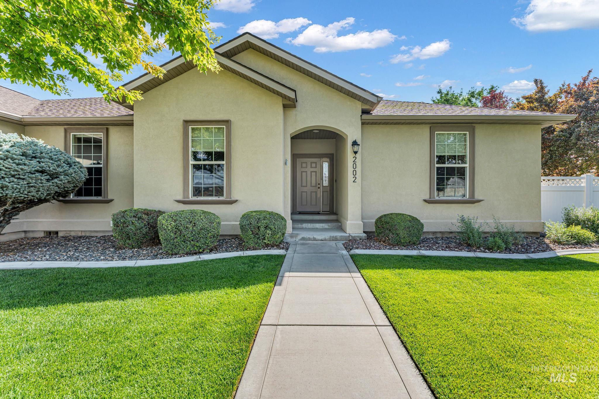 2002 Park View Dr, Twin Falls, Idaho 83301, 4 Bedrooms, 2 Bathrooms, Residential For Sale, Price $511,000,MLS 98999896
