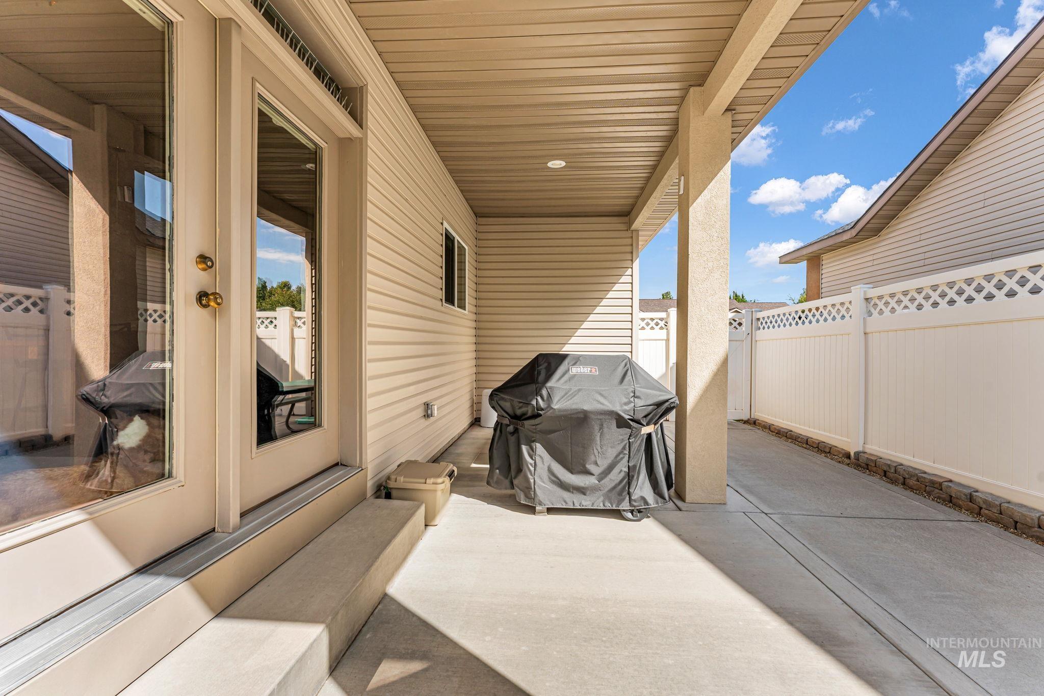 2002 Park View Dr, Twin Falls, Idaho 83301, 4 Bedrooms, 2 Bathrooms, Residential For Sale, Price $511,000,MLS 98999896