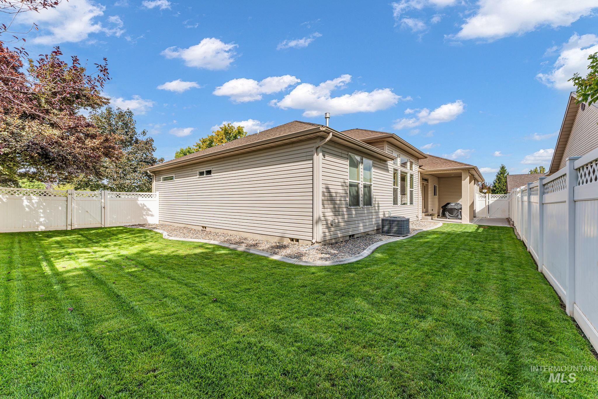 2002 Park View Dr, Twin Falls, Idaho 83301, 4 Bedrooms, 2 Bathrooms, Residential For Sale, Price $511,000,MLS 98999896