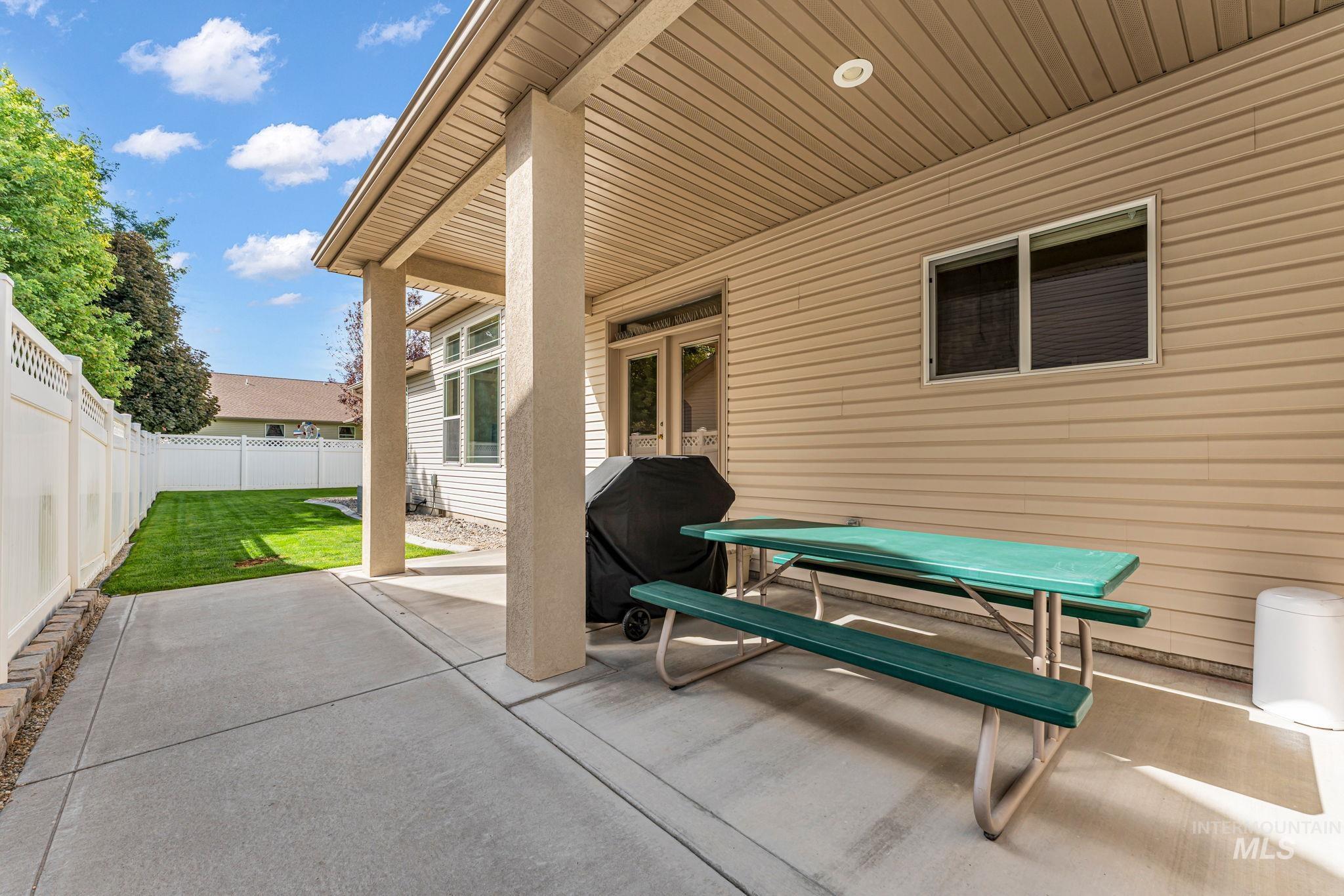 2002 Park View Dr, Twin Falls, Idaho 83301, 4 Bedrooms, 2 Bathrooms, Residential For Sale, Price $511,000,MLS 98999896