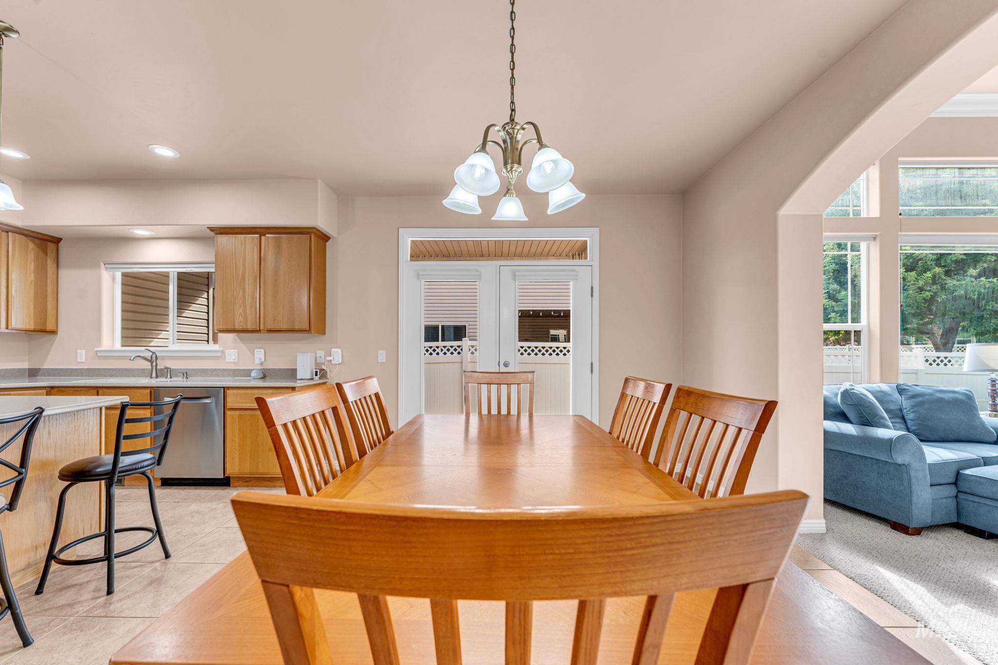 2002 Park View Dr, Twin Falls, Idaho 83301, 4 Bedrooms, 2 Bathrooms, Residential For Sale, Price $511,000,MLS 98999896