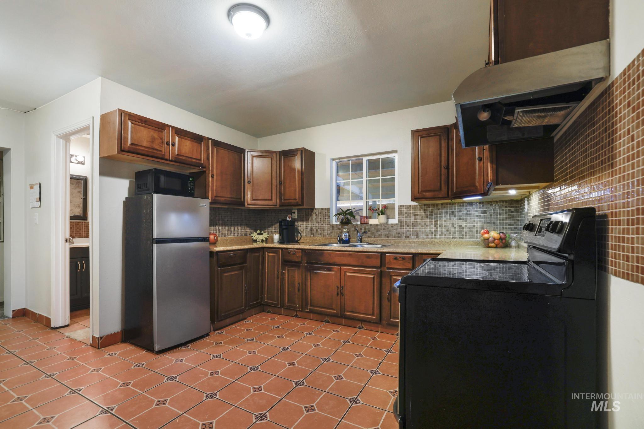 230 2nd St, Hazelton, Idaho 83335, 4 Bedrooms, 1 Bathroom, Residential For Sale, Price $259,000, 98999898