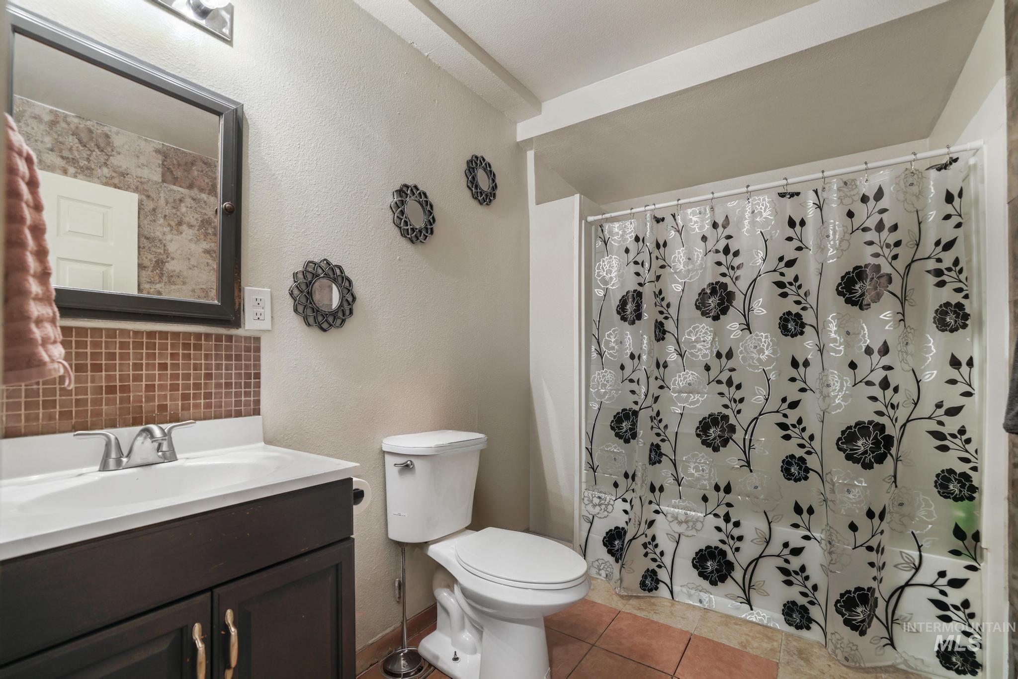 230 2nd St, Hazelton, Idaho 83335, 4 Bedrooms, 1 Bathroom, Residential For Sale, Price $259,000, 98999898
