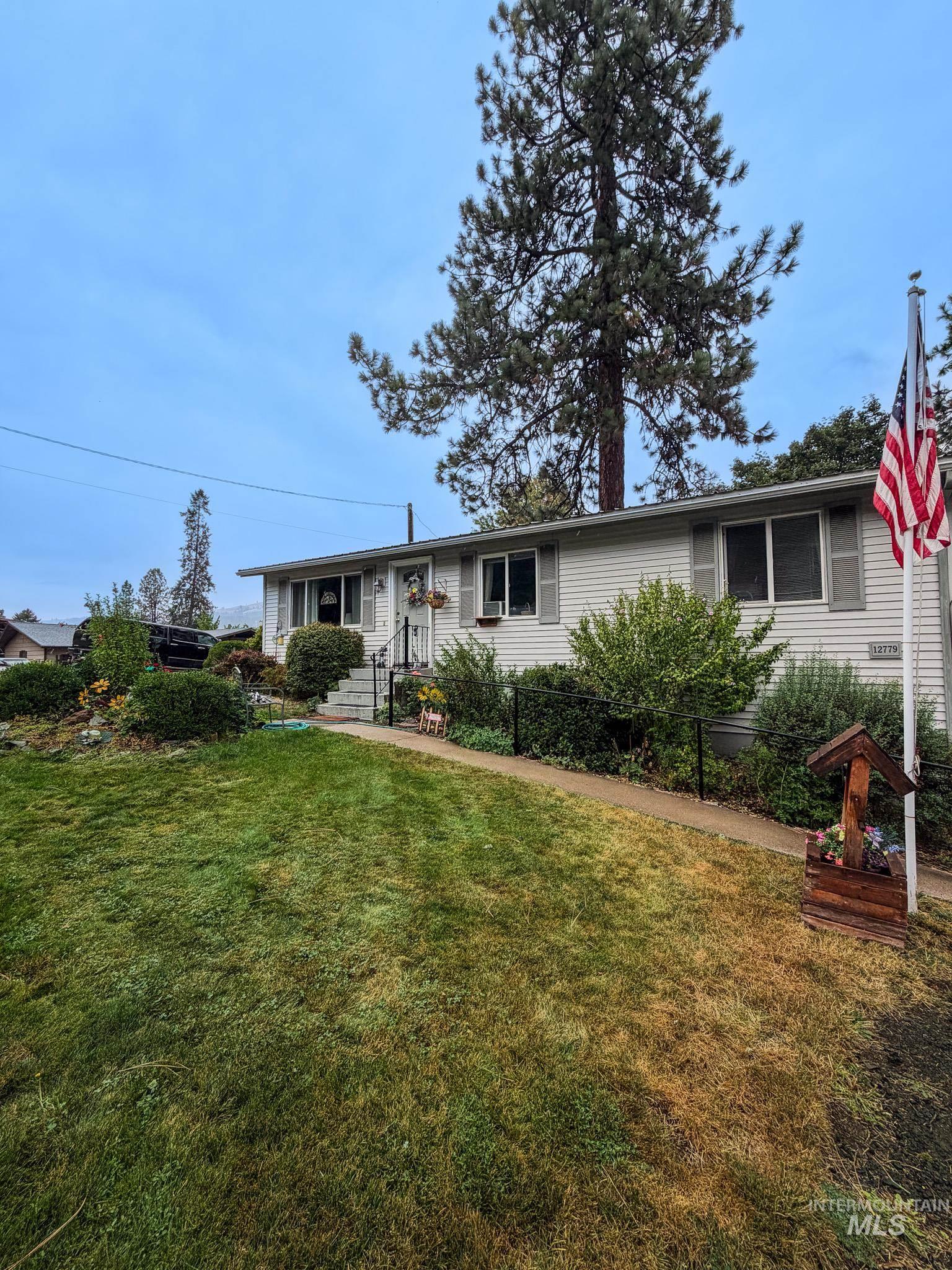 12779 Hartford, Orofino, Idaho 83544, 3 Bedrooms, 1 Bathroom, Residential For Sale, Price $200,000, 98999899