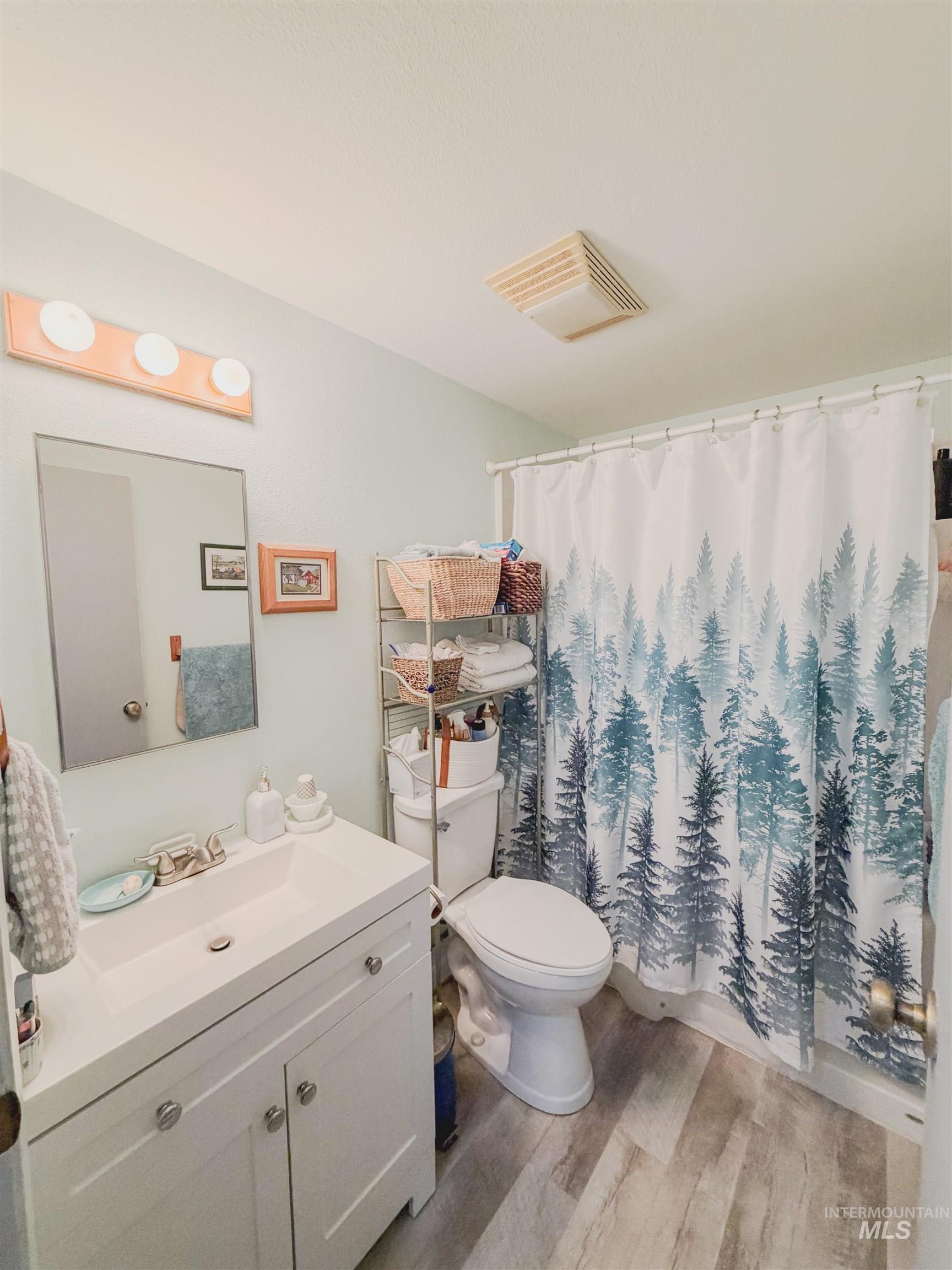 12779 Hartford, Orofino, Idaho 83544, 3 Bedrooms, 1 Bathroom, Residential For Sale, Price $200,000, 98999899