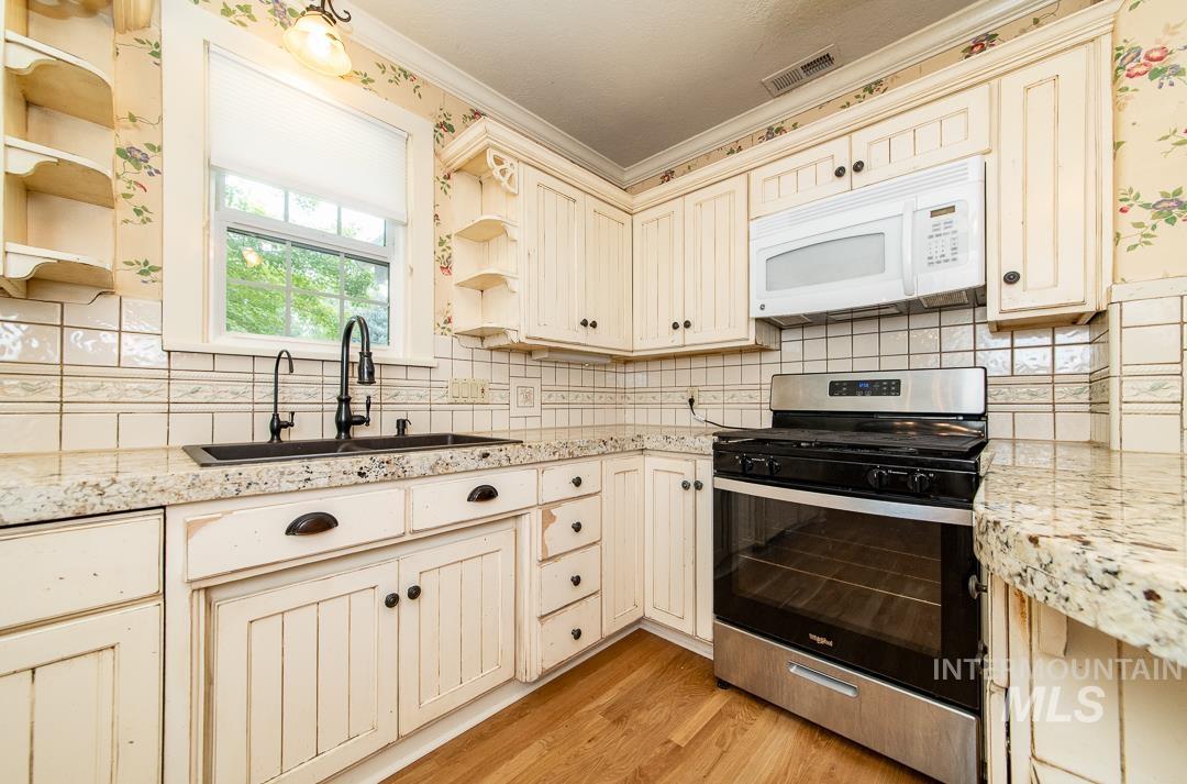 2721 W Cassia St, Boise, Idaho 83705, 4 Bedrooms, 2 Bathrooms, Residential For Sale, Price $605,000, 98999900