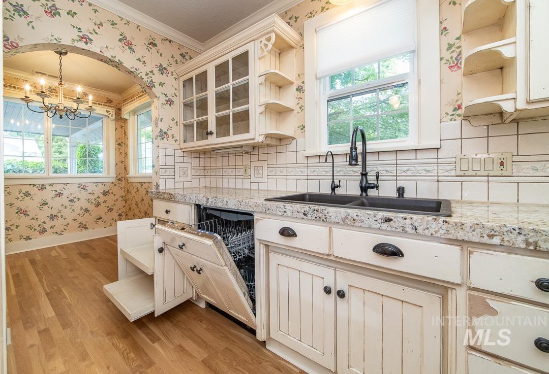 2721 W Cassia St, Boise, Idaho 83705, 4 Bedrooms, 2 Bathrooms, Residential For Sale, Price $605,000, 98999900