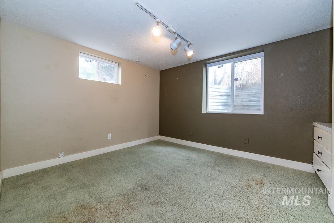 2721 W Cassia St, Boise, Idaho 83705, 4 Bedrooms, 2 Bathrooms, Residential For Sale, Price $605,000, 98999900