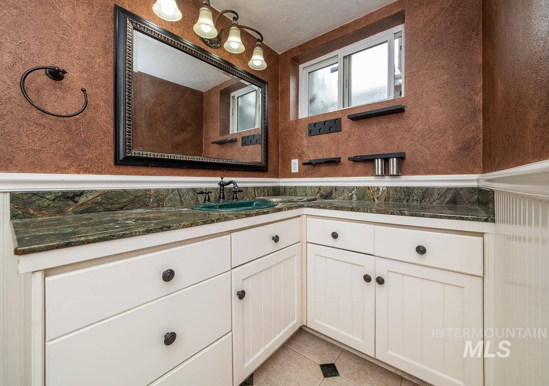 2721 W Cassia St, Boise, Idaho 83705, 4 Bedrooms, 2 Bathrooms, Residential For Sale, Price $605,000, 98999900