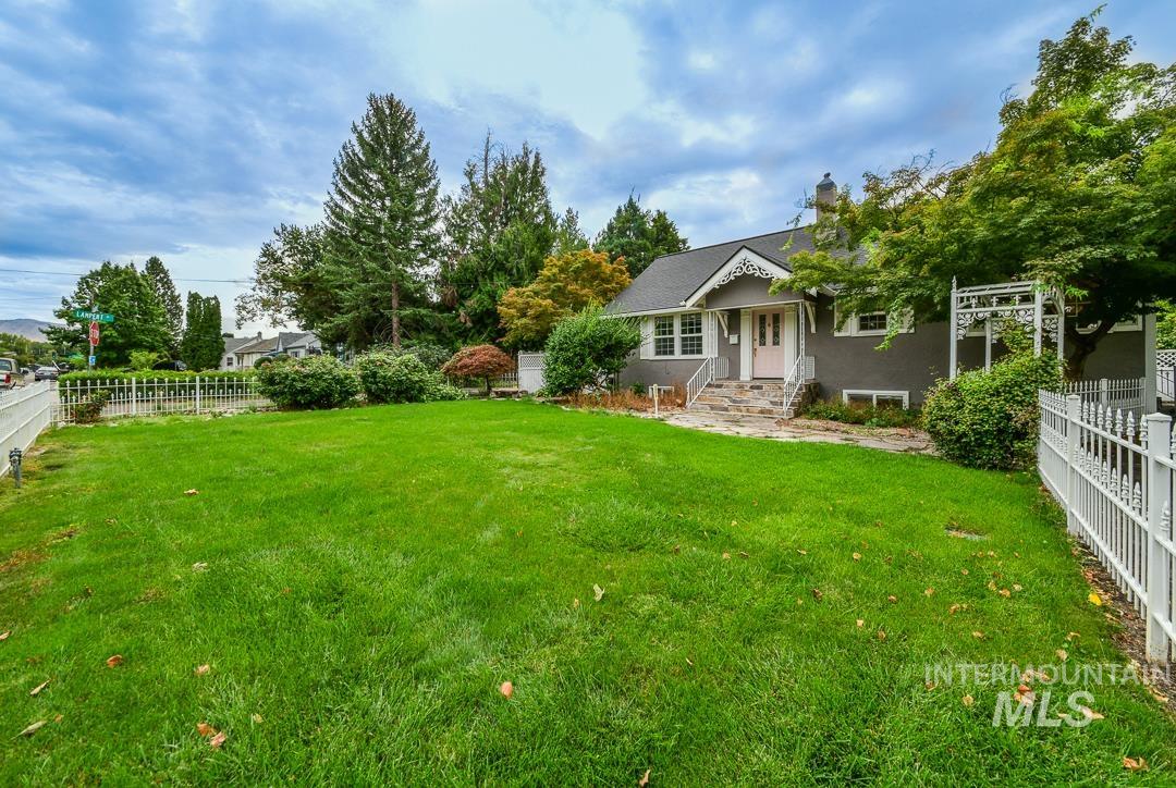 2721 W Cassia St, Boise, Idaho 83705, 4 Bedrooms, 2 Bathrooms, Residential For Sale, Price $605,000, 98999900