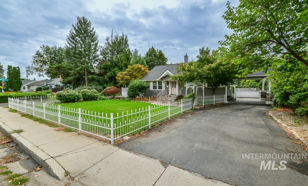 2721 W Cassia St, Boise, Idaho 83705, 4 Bedrooms, 2 Bathrooms, Residential For Sale, Price $605,000, 98999900