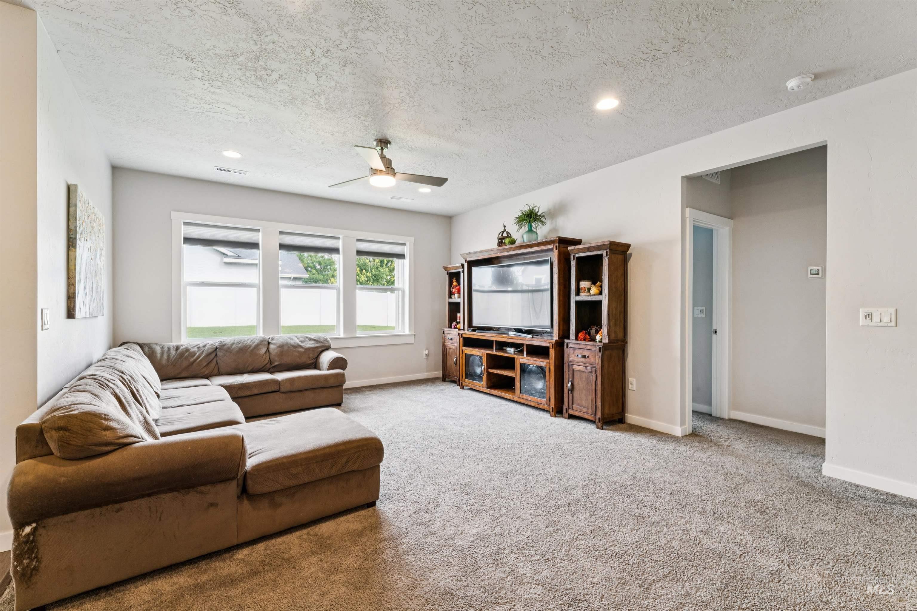 188 N Bay Haven Ave, Kuna, Idaho 83634, 3 Bedrooms, 2 Bathrooms, Residential For Sale, Price $418,000, 98999904