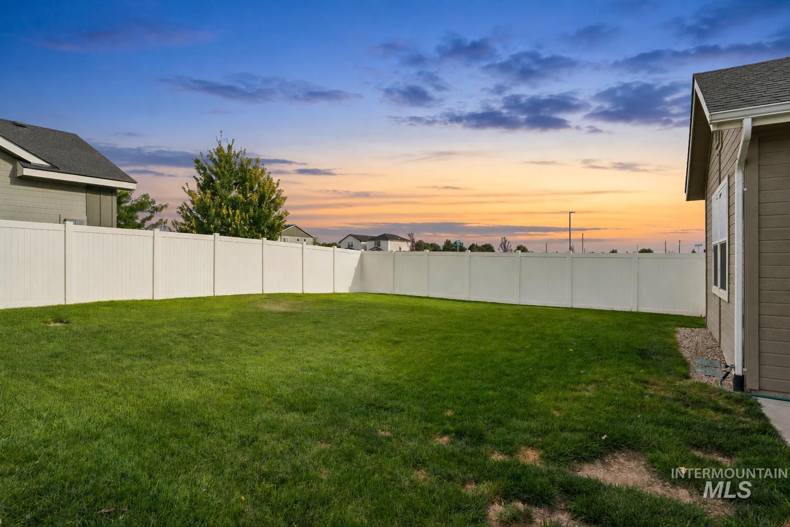 188 N Bay Haven Ave, Kuna, Idaho 83634, 3 Bedrooms, 2 Bathrooms, Residential For Sale, Price $418,000, 98999904