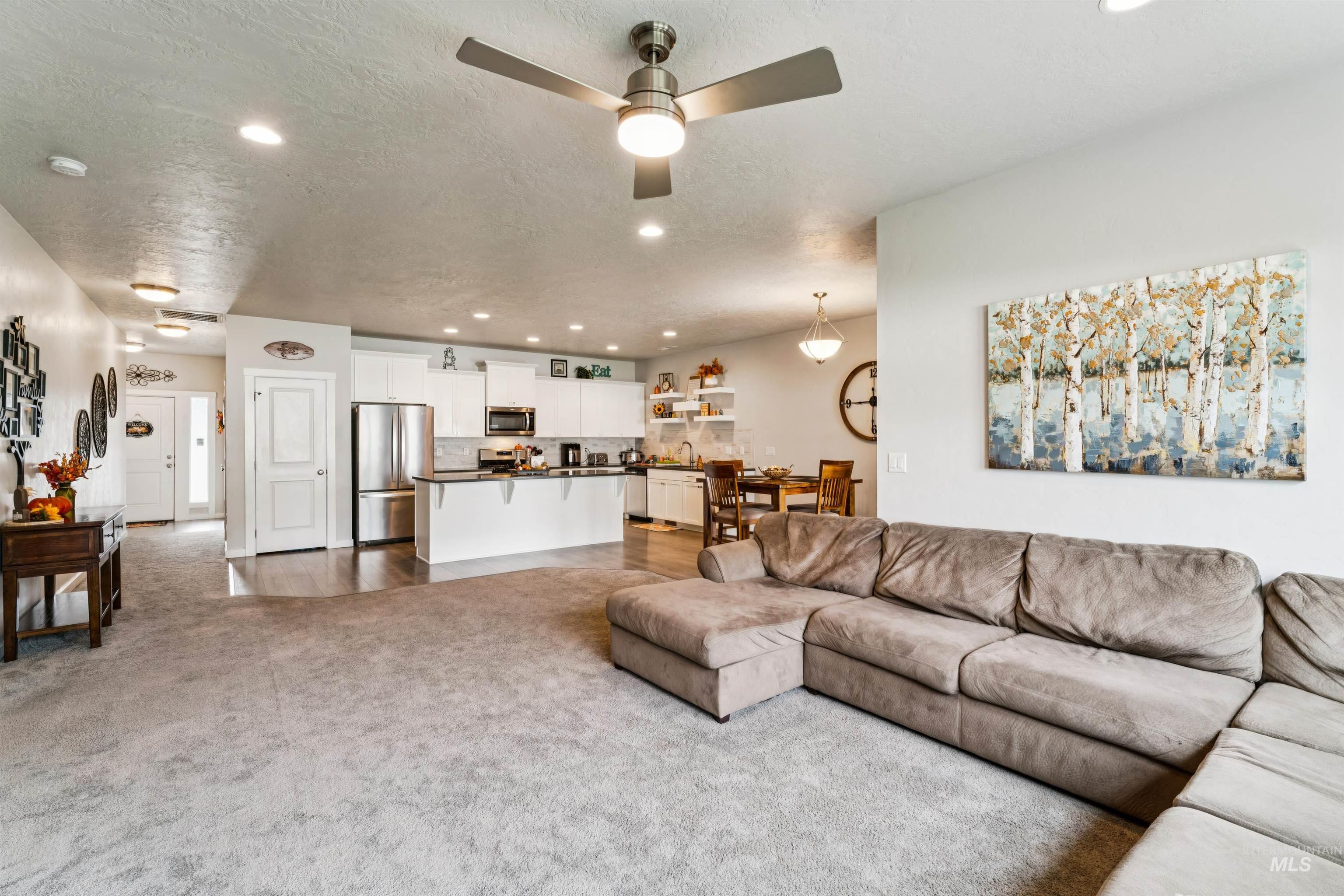 188 N Bay Haven Ave, Kuna, Idaho 83634, 3 Bedrooms, 2 Bathrooms, Residential For Sale, Price $418,000, 98999904