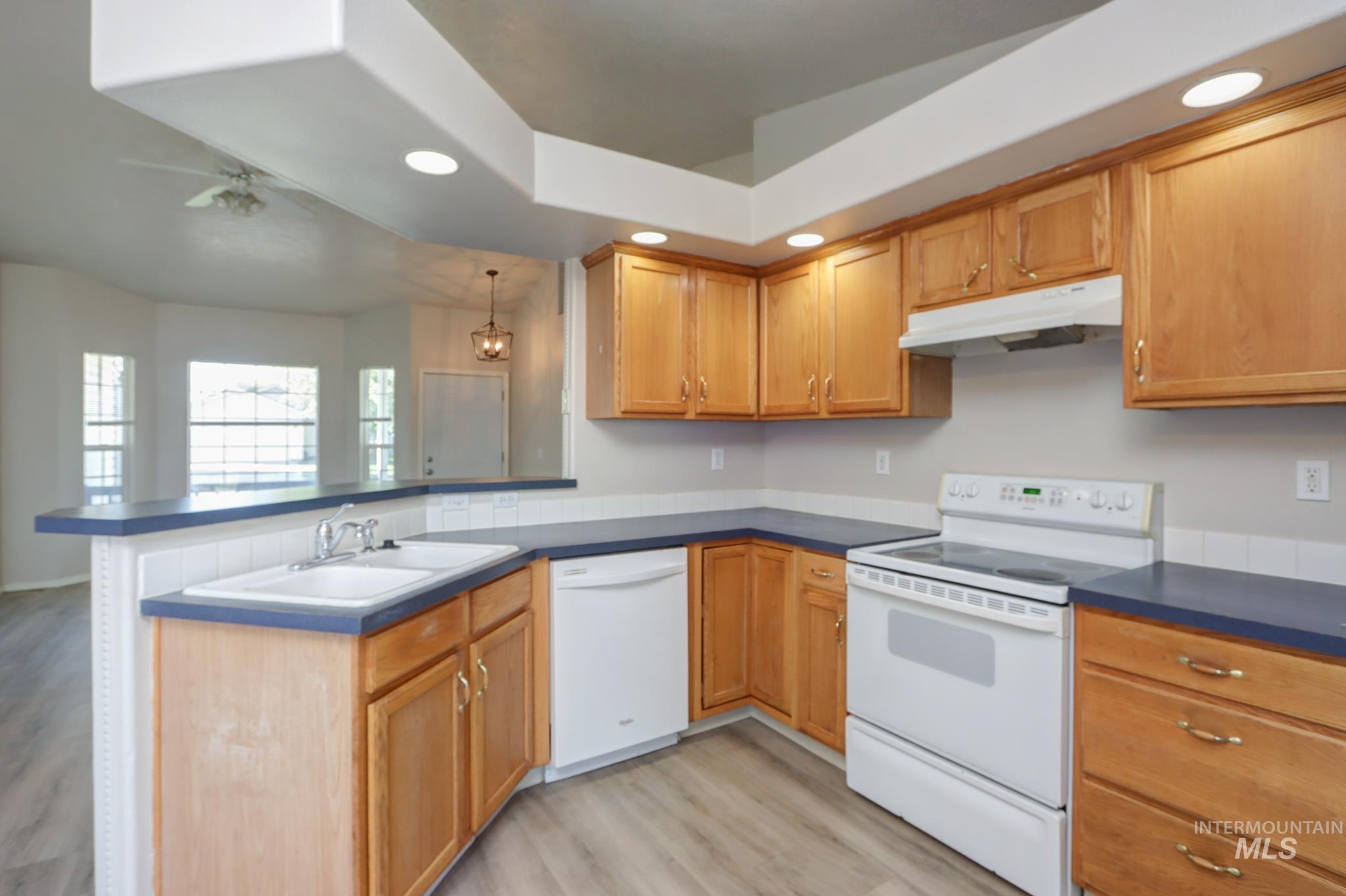 1914 W Curlew, Nampa, Idaho 83651, 3 Bedrooms, 2 Bathrooms, Residential For Sale, Price $334,900, 98999906