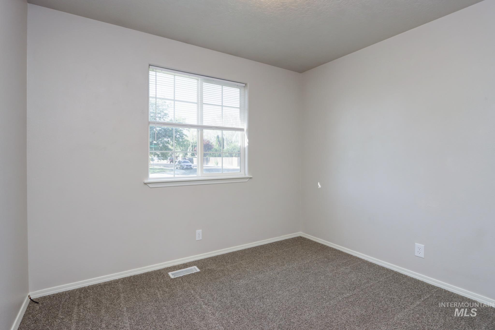 1914 W Curlew, Nampa, Idaho 83651, 3 Bedrooms, 2 Bathrooms, Residential For Sale, Price $334,900, 98999906