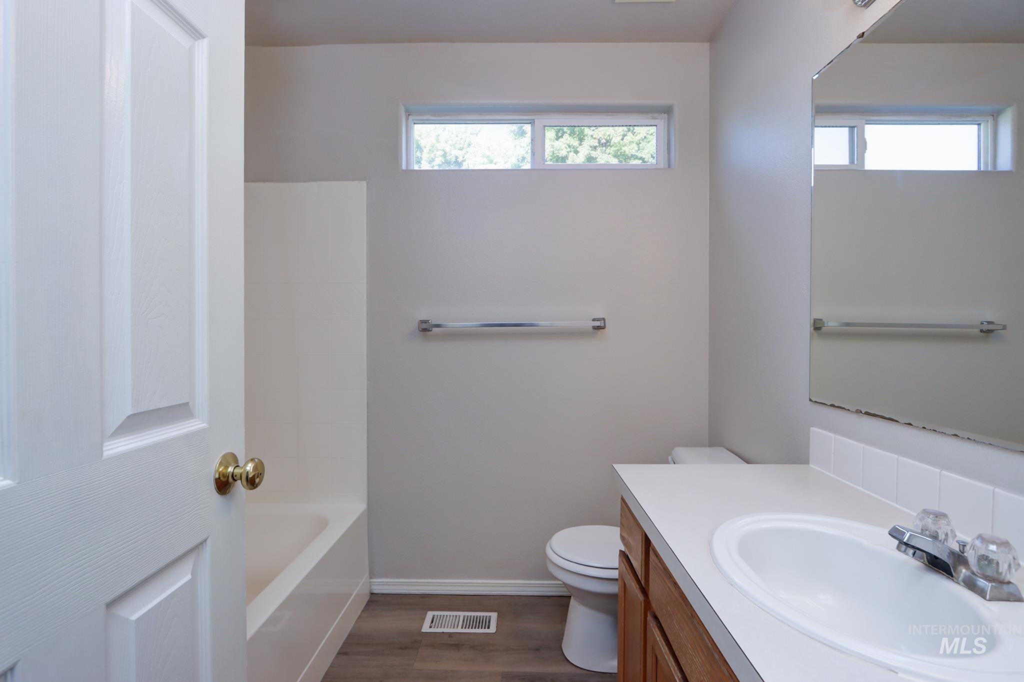 1914 W Curlew, Nampa, Idaho 83651, 3 Bedrooms, 2 Bathrooms, Residential For Sale, Price $334,900, 98999906