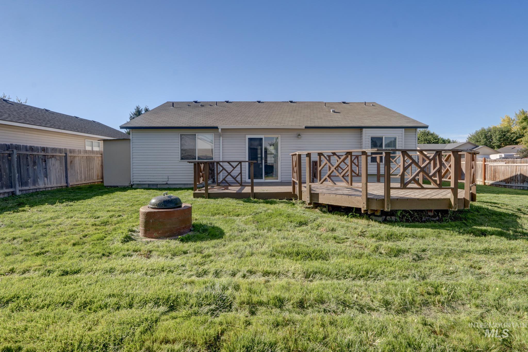 1914 W Curlew, Nampa, Idaho 83651, 3 Bedrooms, 2 Bathrooms, Residential For Sale, Price $334,900, 98999906