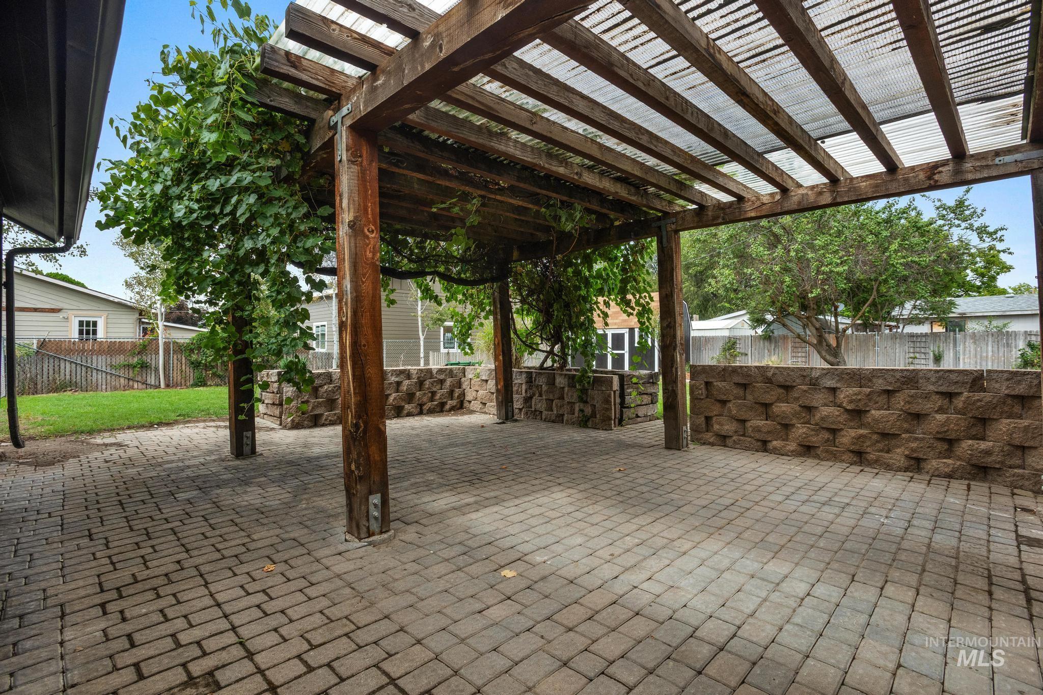 10520 W Arnold Rd, Boise, Idaho 83714, 4 Bedrooms, 3 Bathrooms, Residential For Sale, Price $600,000, 98999907