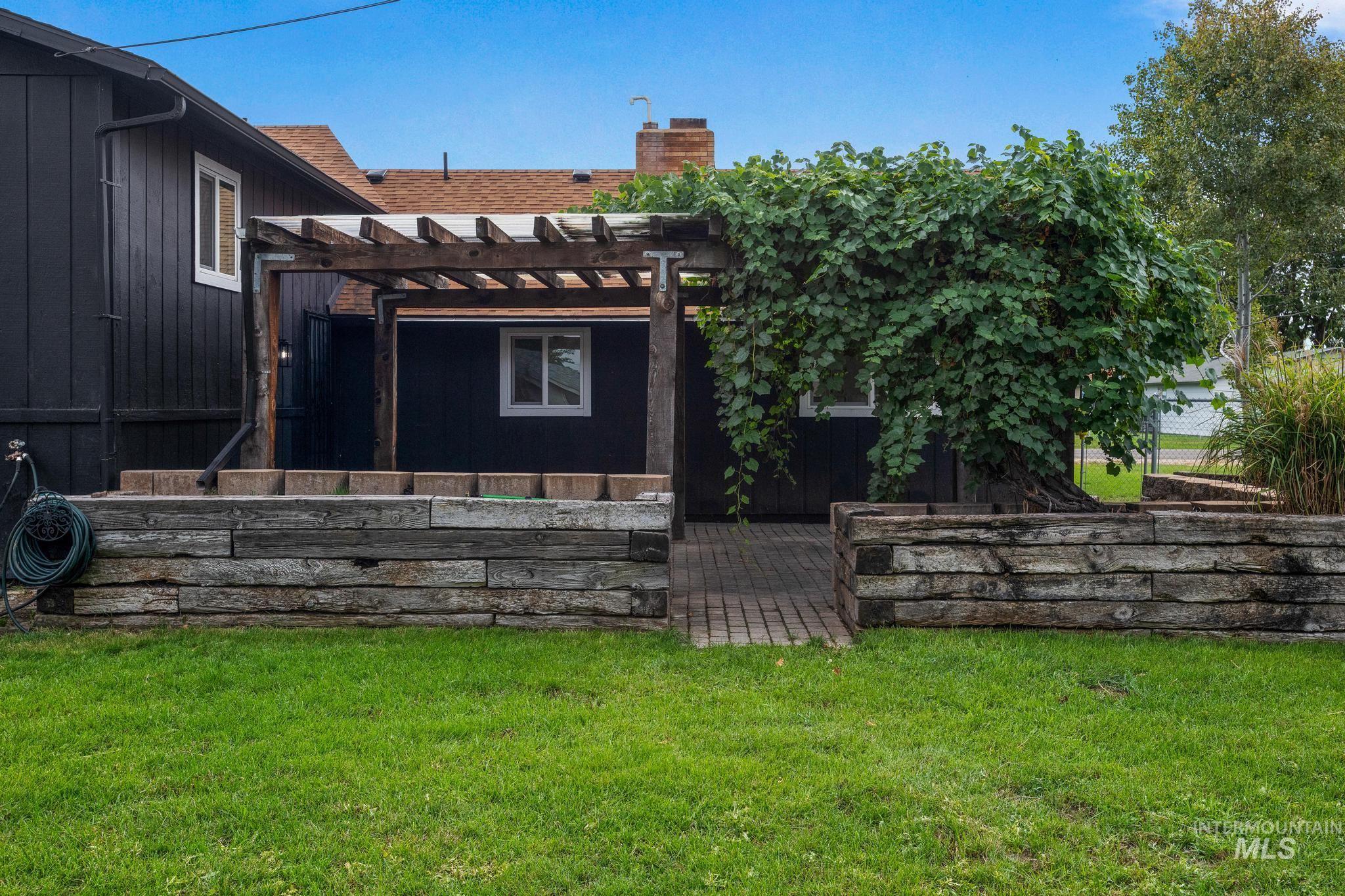 10520 W Arnold Rd, Boise, Idaho 83714, 4 Bedrooms, 3 Bathrooms, Residential For Sale, Price $600,000, 98999907