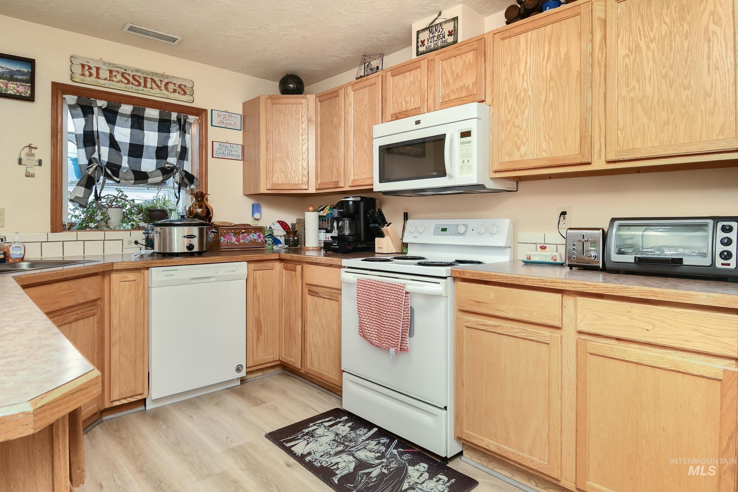 4382 N Adams St, Garden City, Idaho 83714, 2 Bedrooms, 2 Bathrooms, Residential For Sale, Price $369,000, 98999910