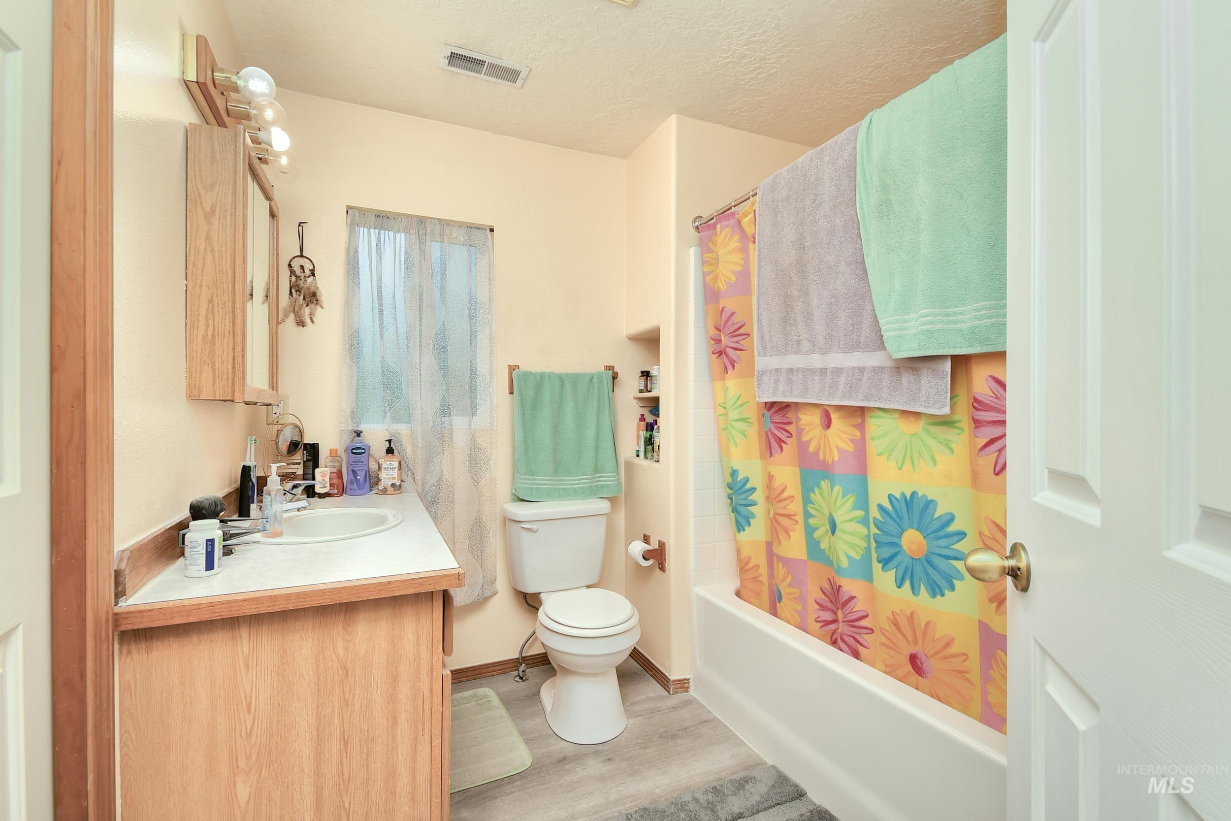 4382 N Adams St, Garden City, Idaho 83714, 2 Bedrooms, 2 Bathrooms, Residential For Sale, Price $369,000, 98999910