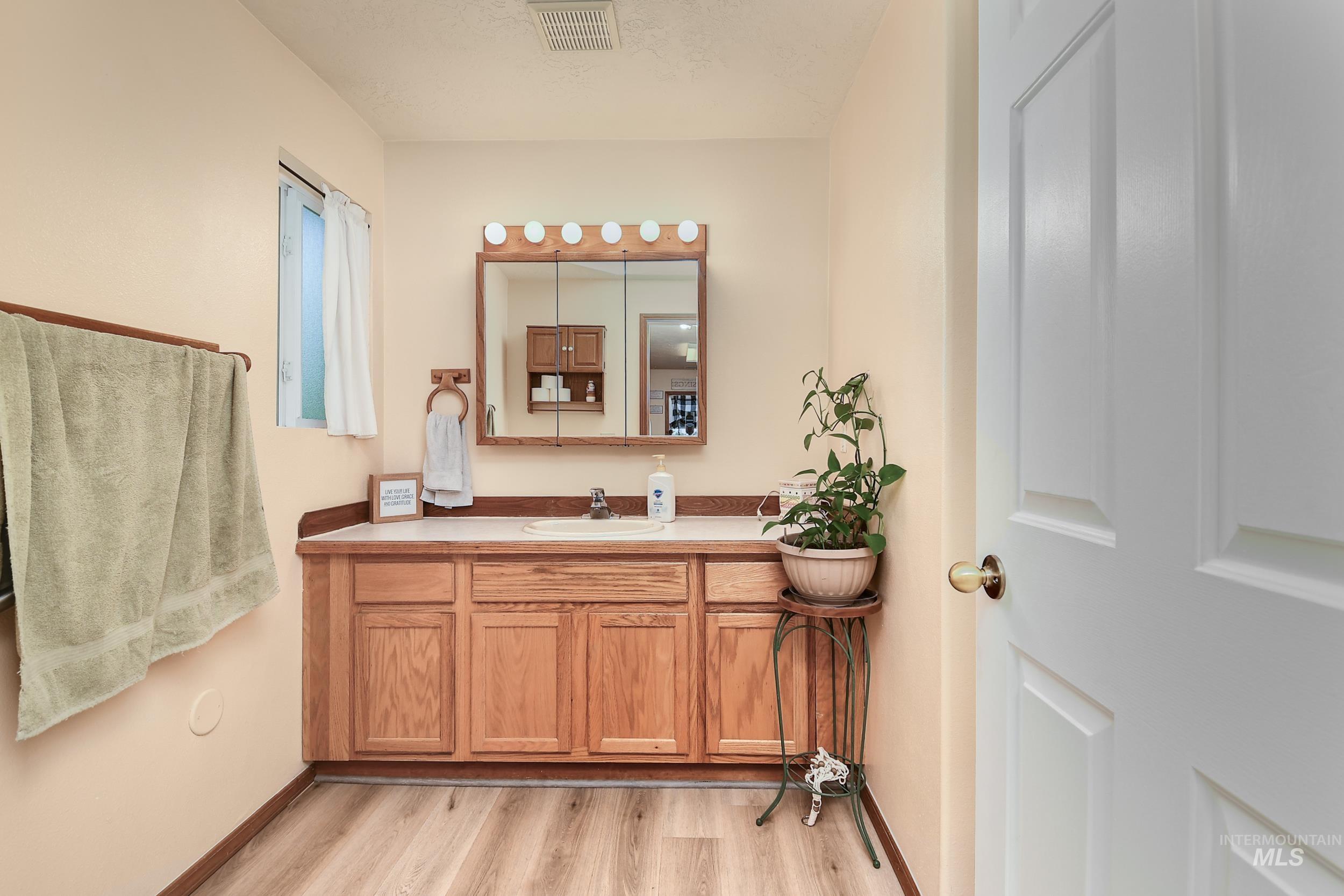 4382 N Adams St, Garden City, Idaho 83714, 2 Bedrooms, 2 Bathrooms, Residential For Sale, Price $369,000, 98999910