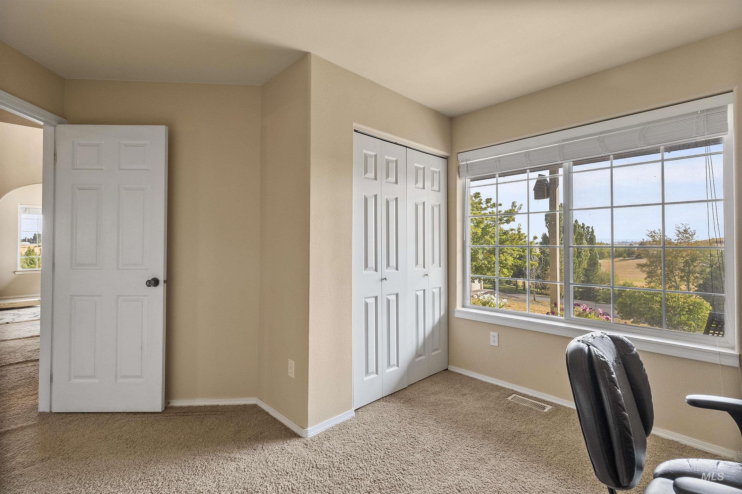1060 Canterwood, Moscow, Idaho 83843, 5 Bedrooms, 2 Bathrooms, Residential For Sale, Price $699,000,MLS 98999911