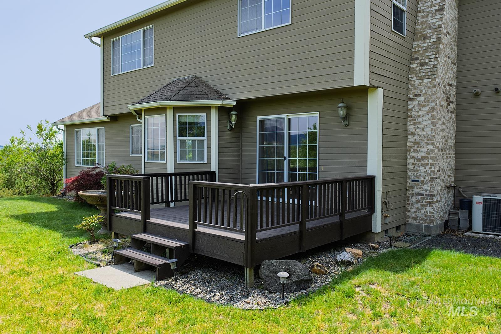 1060 Canterwood, Moscow, Idaho 83843, 5 Bedrooms, 2 Bathrooms, Residential For Sale, Price $699,000,MLS 98999911