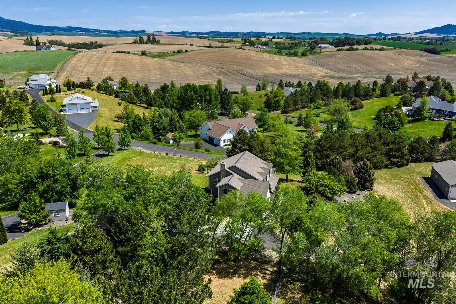1060 Canterwood, Moscow, Idaho 83843, 5 Bedrooms, 2 Bathrooms, Residential For Sale, Price $699,000,MLS 98999911