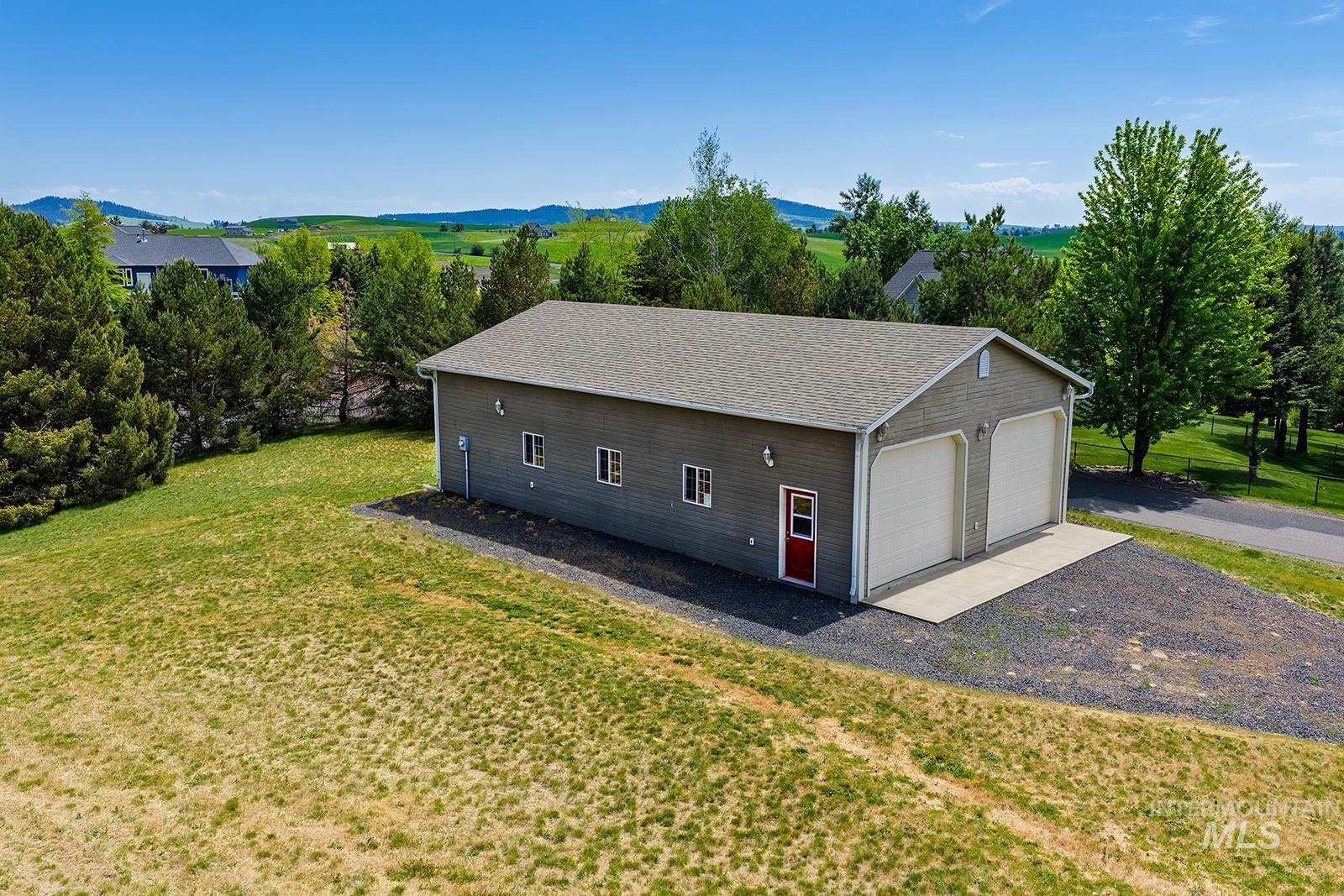 1060 Canterwood, Moscow, Idaho 83843, 5 Bedrooms, 2 Bathrooms, Residential For Sale, Price $699,000,MLS 98999911