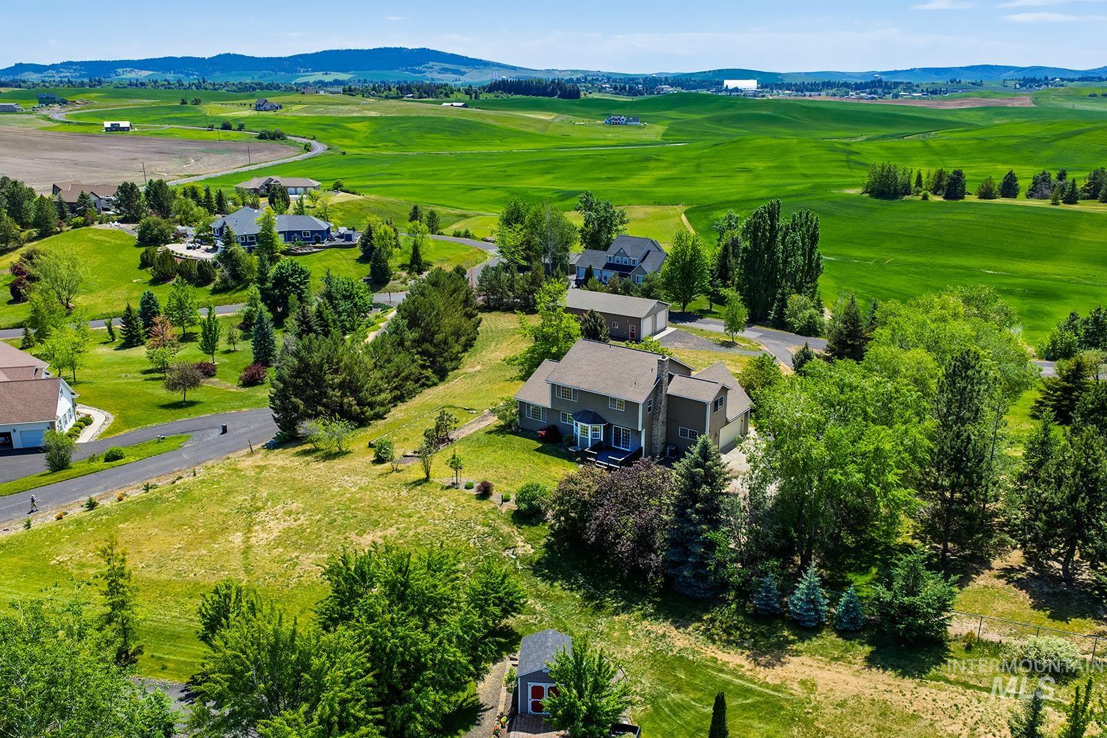 1060 Canterwood, Moscow, Idaho 83843, 5 Bedrooms, 2 Bathrooms, Residential For Sale, Price $699,000,MLS 98999911