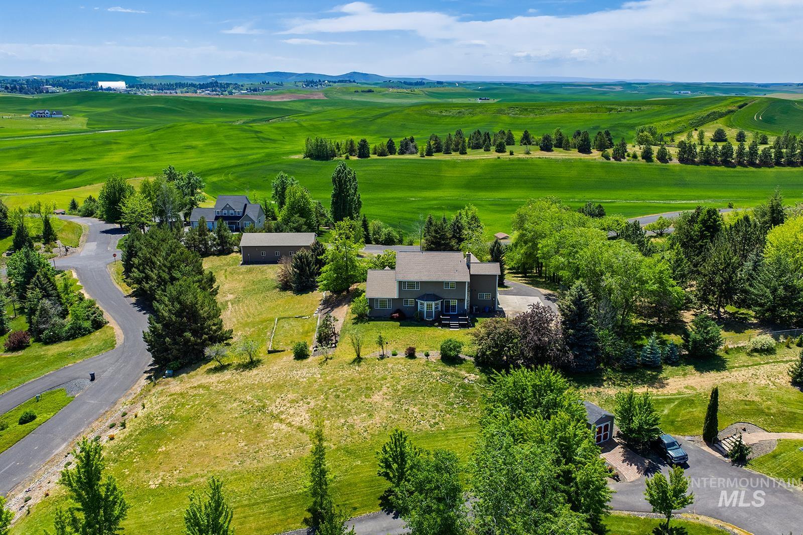 1060 Canterwood, Moscow, Idaho 83843, 5 Bedrooms, 2 Bathrooms, Residential For Sale, Price $699,000,MLS 98999911