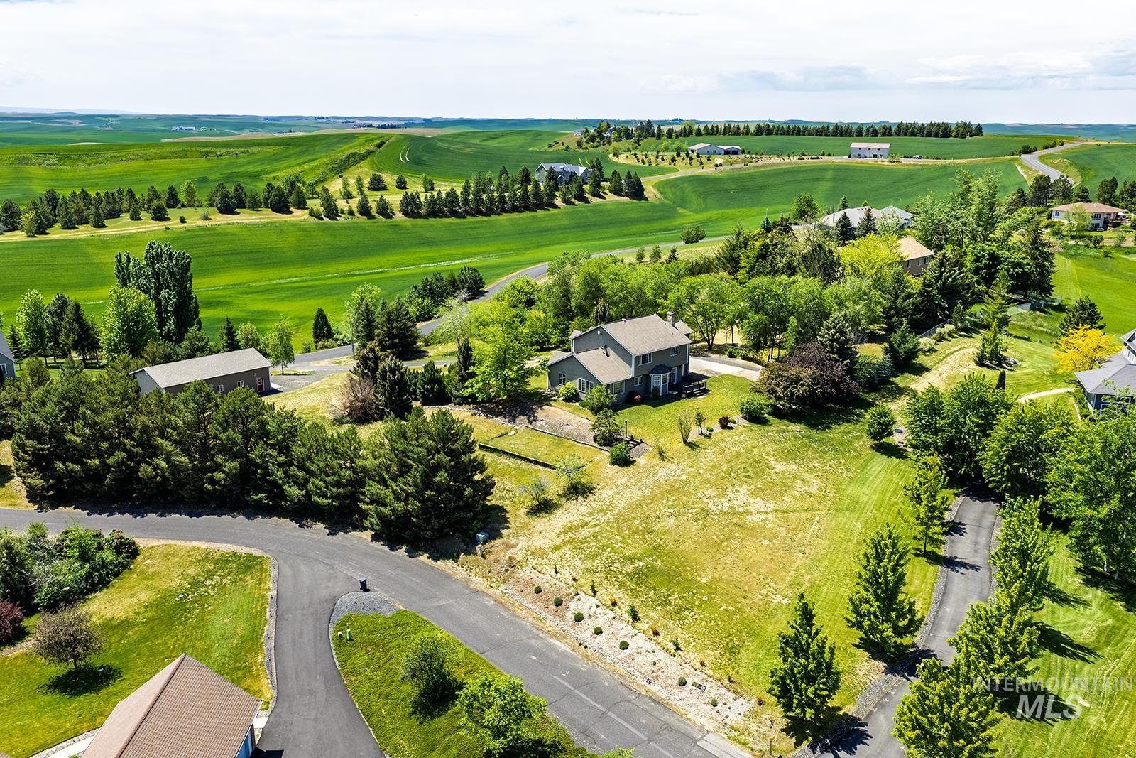 1060 Canterwood, Moscow, Idaho 83843, 5 Bedrooms, 2 Bathrooms, Residential For Sale, Price $699,000,MLS 98999911