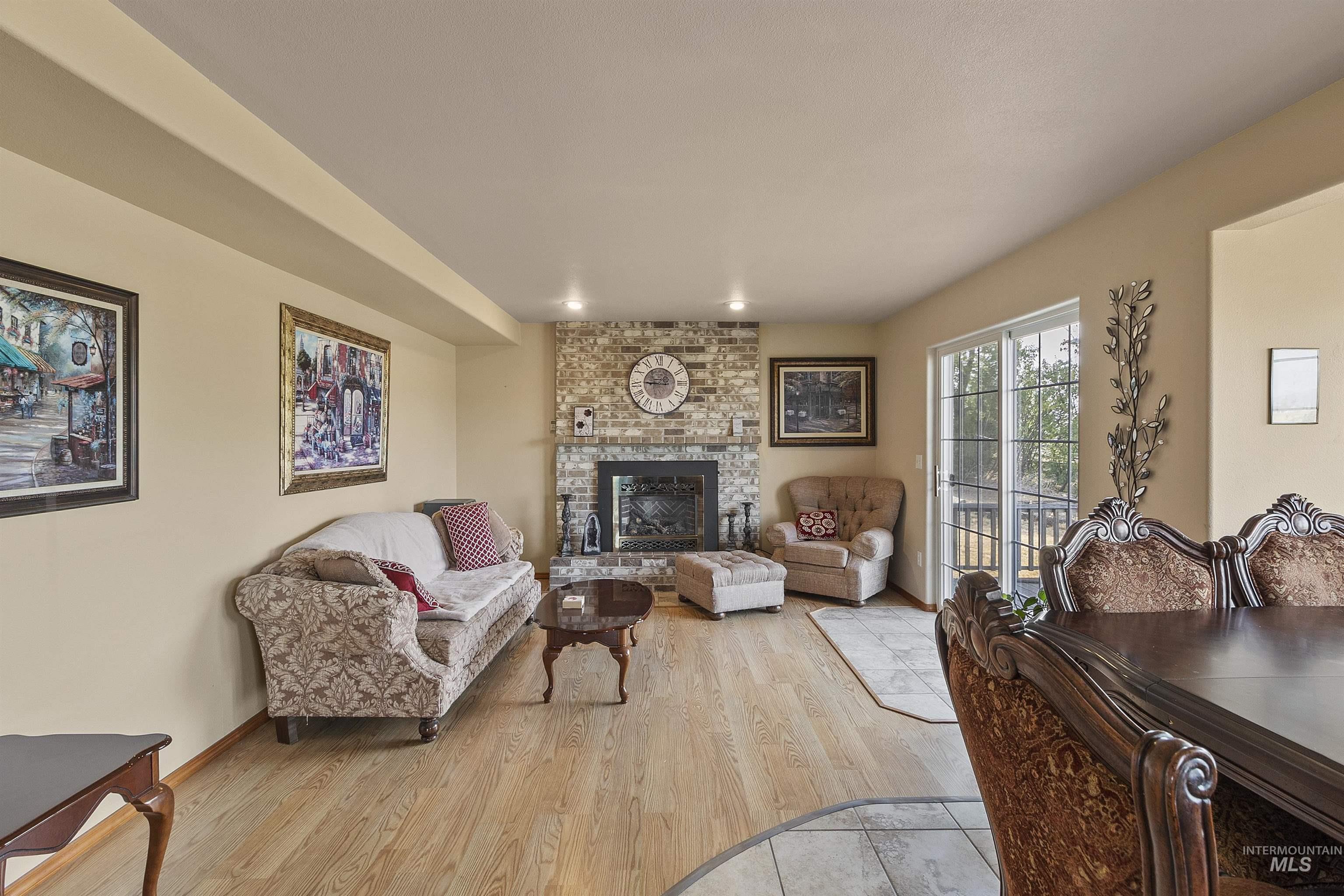 1060 Canterwood, Moscow, Idaho 83843, 5 Bedrooms, 2 Bathrooms, Residential For Sale, Price $699,000,MLS 98999911
