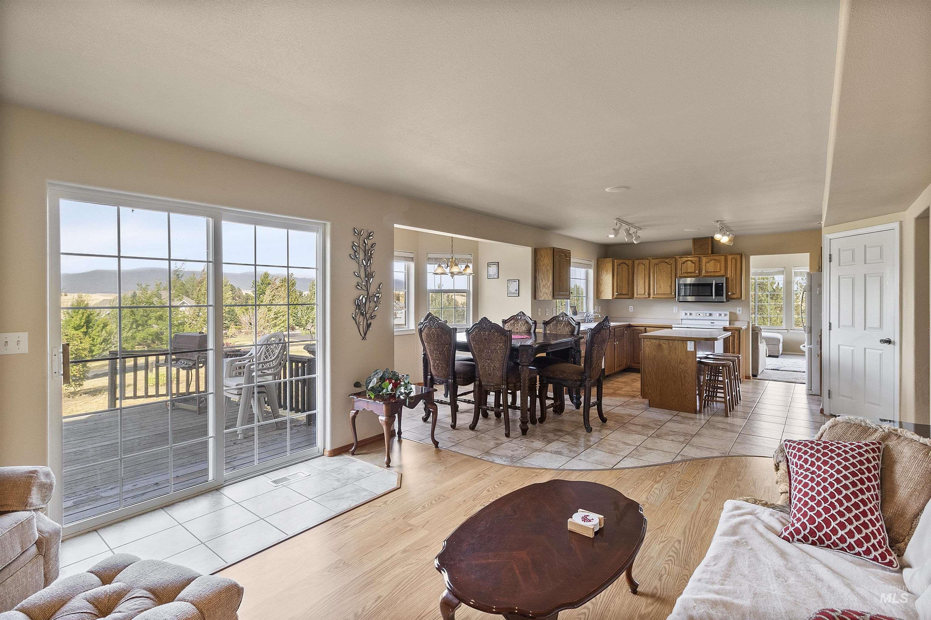 1060 Canterwood, Moscow, Idaho 83843, 5 Bedrooms, 2 Bathrooms, Residential For Sale, Price $699,000,MLS 98999911