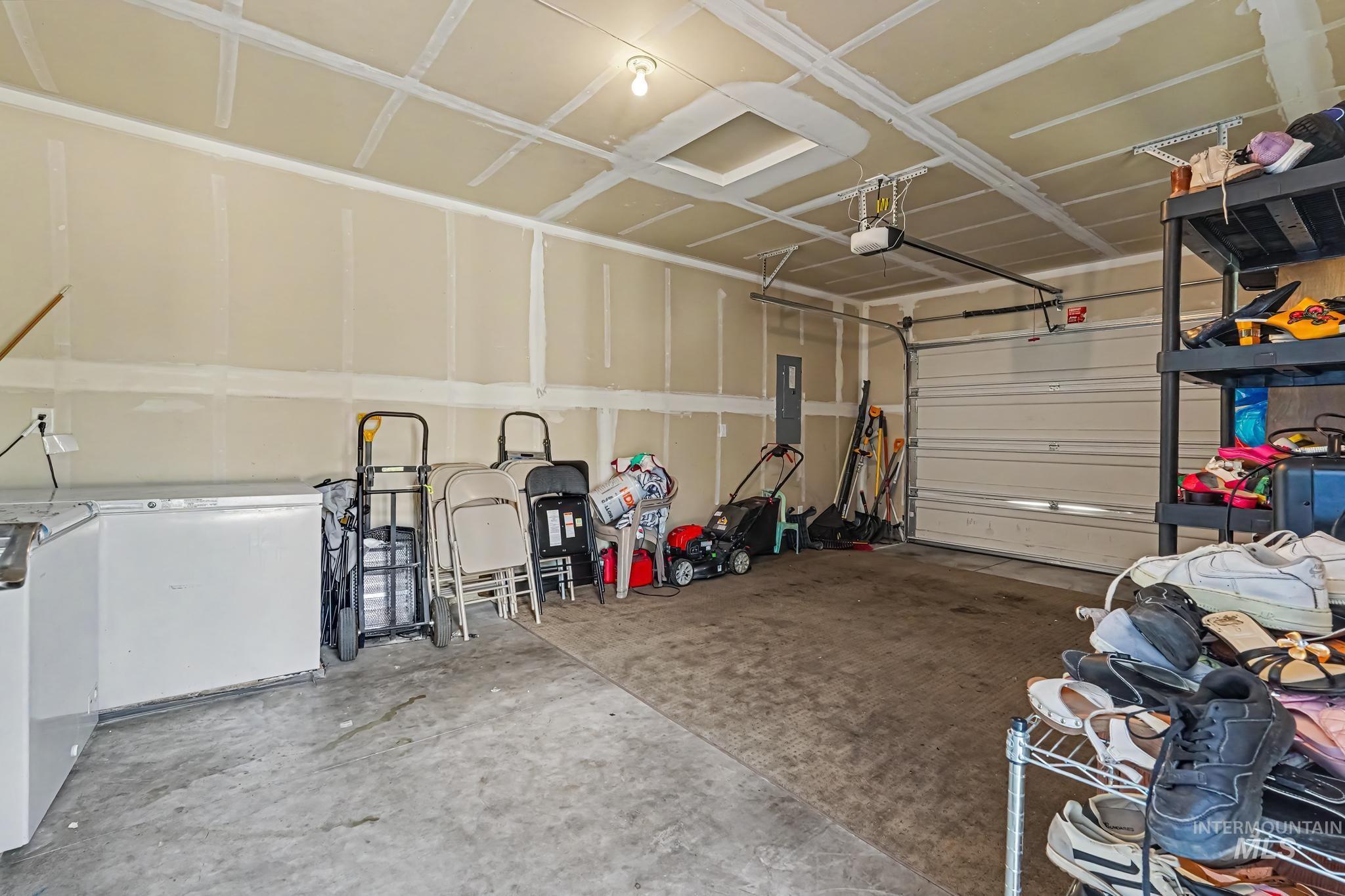 7764 Gary Ln, Boise, Idaho 83714, 4 Bedrooms, 2 Bathrooms, Residential For Sale, Price $450,000, 98999912