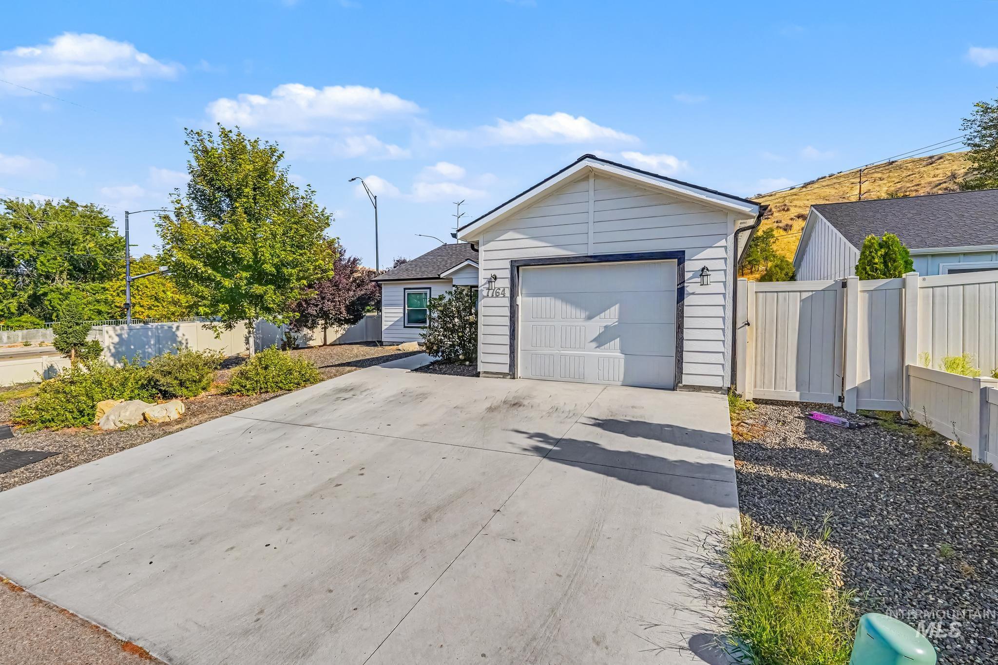 7764 Gary Ln, Boise, Idaho 83714, 4 Bedrooms, 2 Bathrooms, Residential For Sale, Price $450,000, 98999912