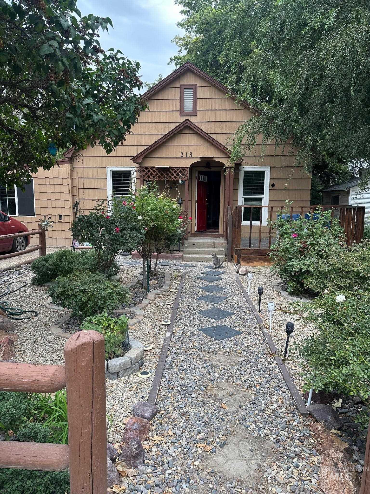 213 W W Montana, Homedale, Idaho 83628, 3 Bedrooms, 1 Bathroom, Residential For Sale, Price $320,000, 98999913