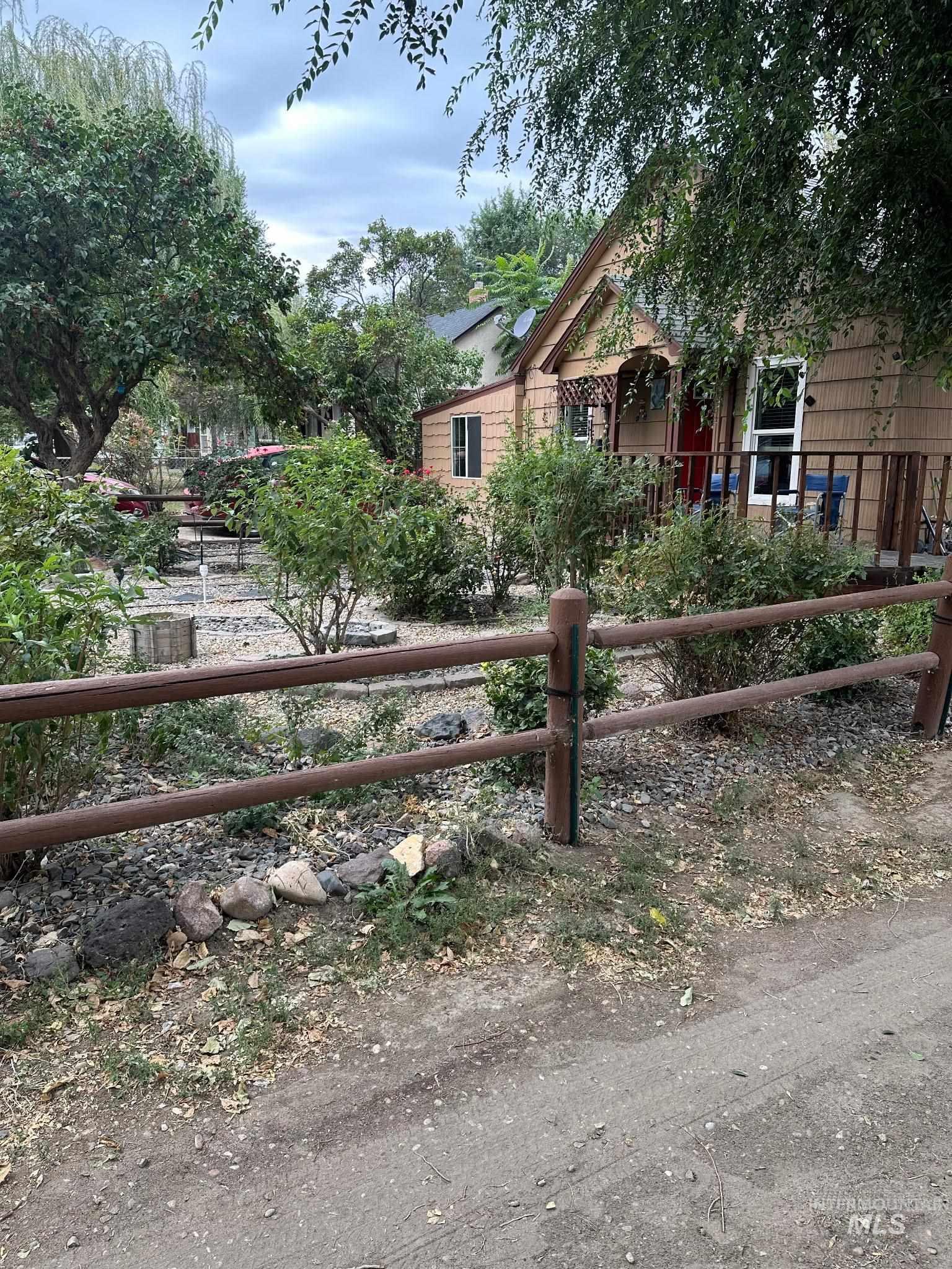 213 W W Montana, Homedale, Idaho 83628, 3 Bedrooms, 1 Bathroom, Residential For Sale, Price $320,000, 98999913